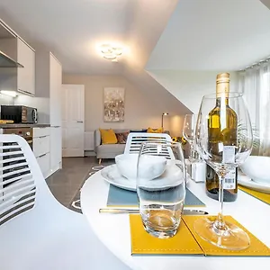 Pass The Keys Luxurious 1br Apt In Prime Location With Top Amenities Belfast