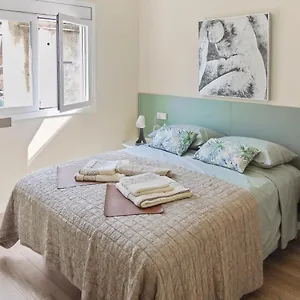 https://cozy-new-apartment-in-old-town-blanes.catalonia-hotels.com