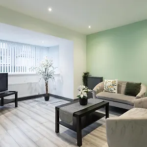 Fully Refurbished North 2 Belfast